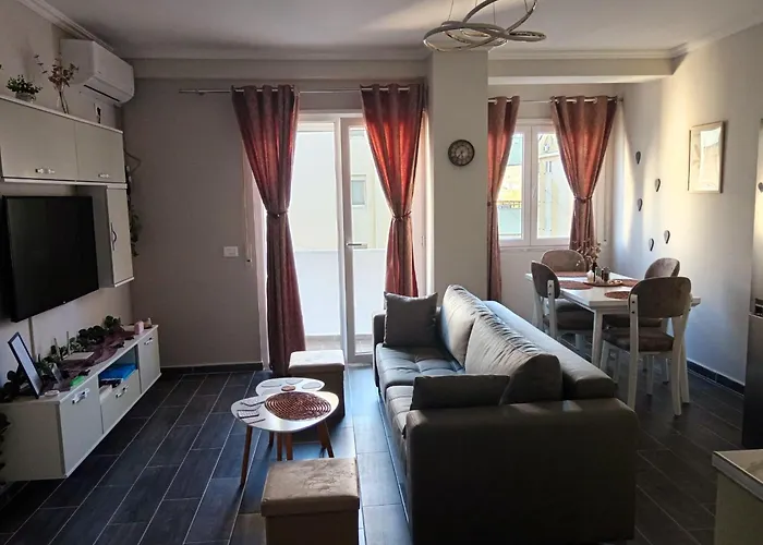 Azure Sands Lejlighed